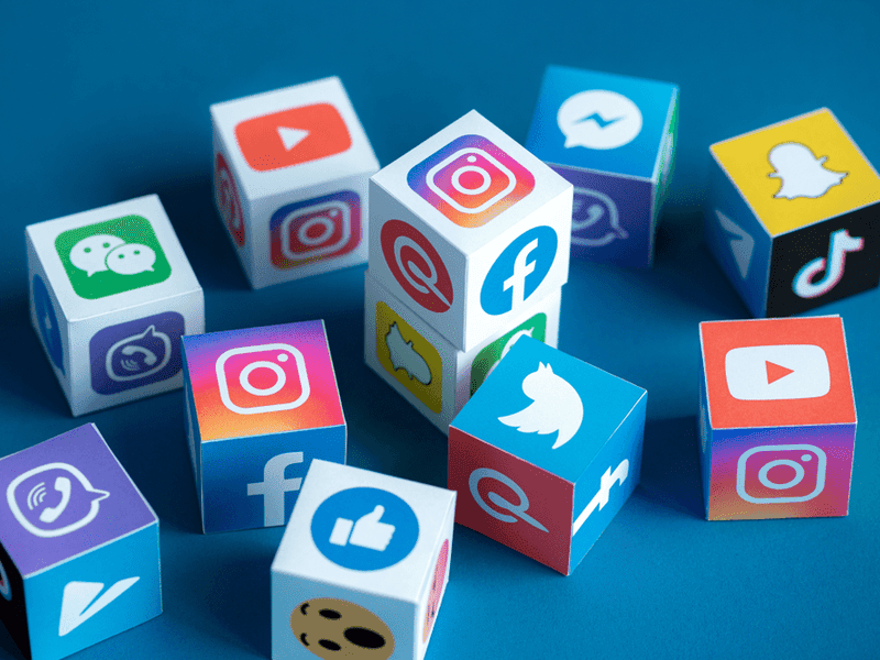 Social media dice blocks